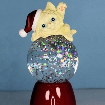 (image for) White Cat Figurine Christmas Light Up Glitter Globe