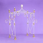 (image for) Dash Away North Pole Gateway Displayer or Ornament Stand