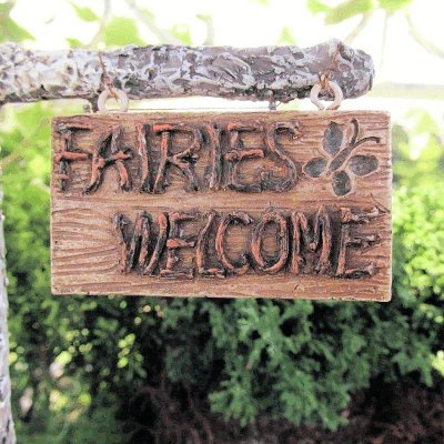 (image for) Fairies Welcome Figurine Fairy Garden Sign