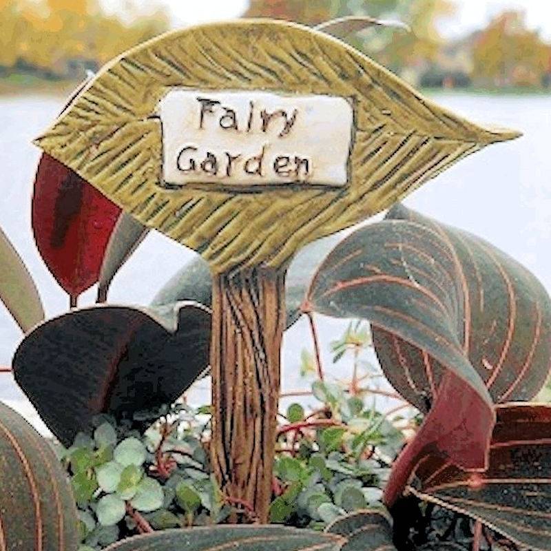 (image for) Sign Figurine Leaf Shape Says Fairy Garden