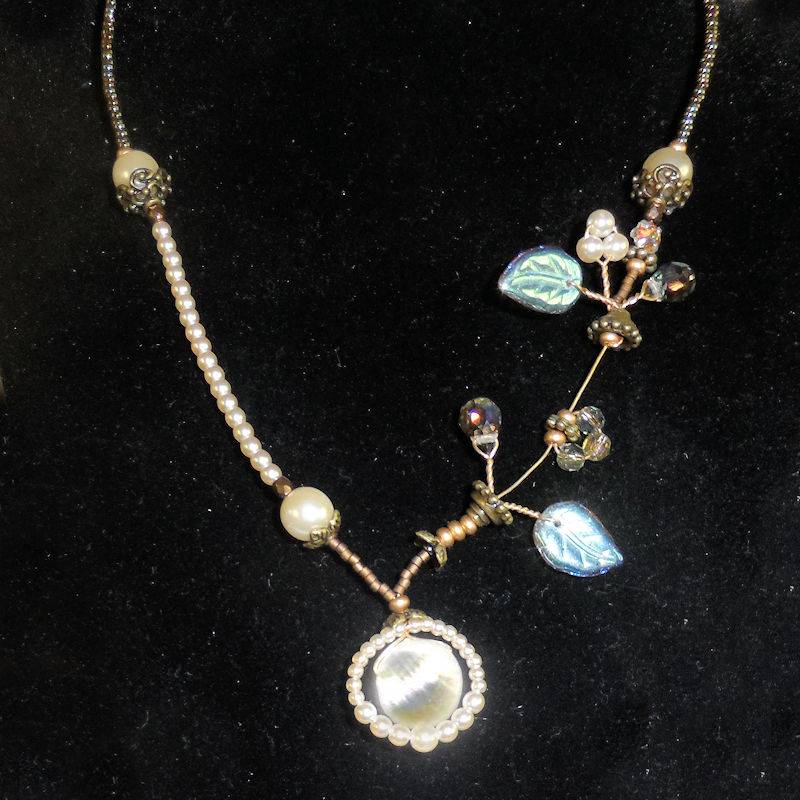 (image for) Genuine Pearl Tendril Beaded Necklace